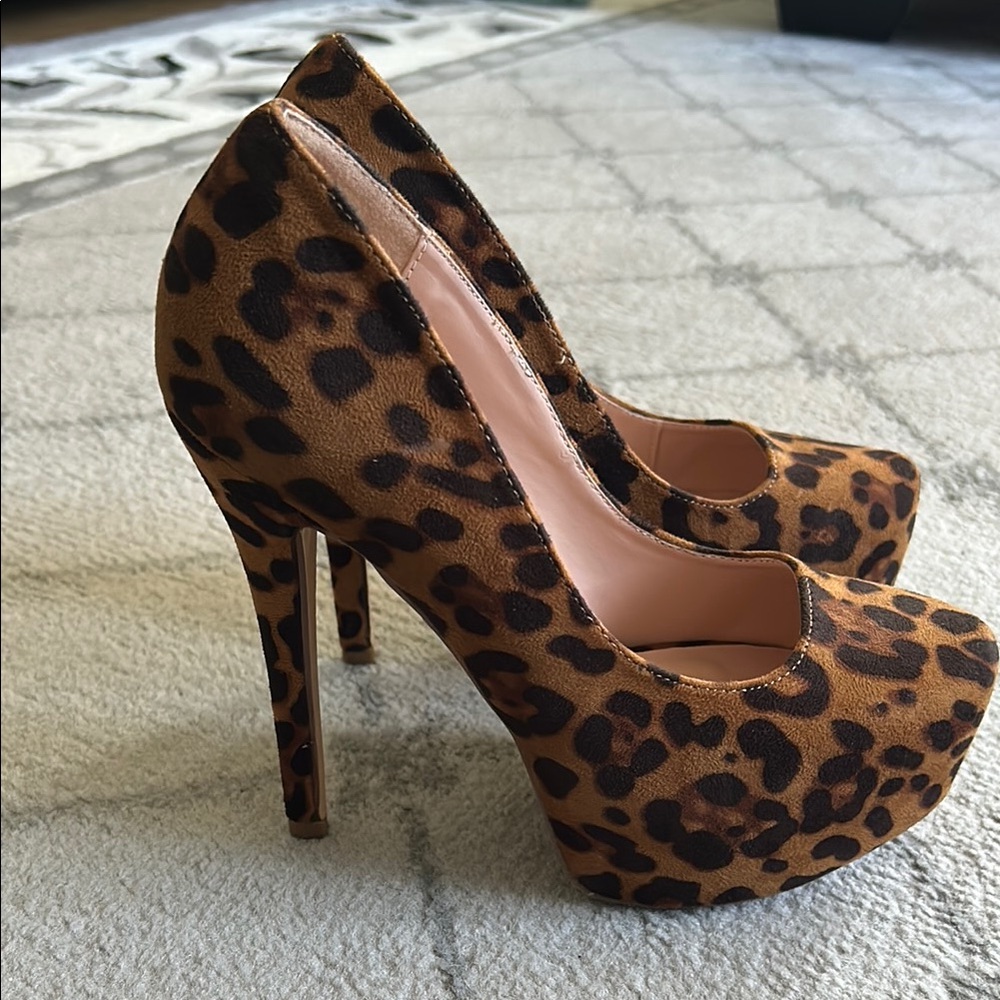 Oripalla Leopard Print Stiletto Heels